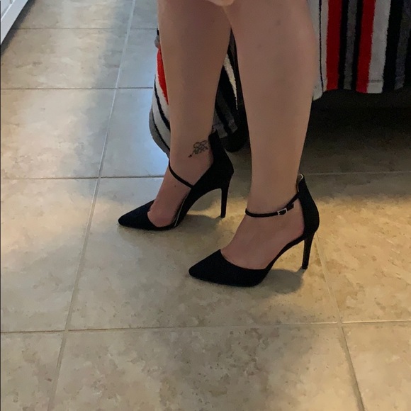 Asymmetric Black Heels S-7 - Picture 6 of 7